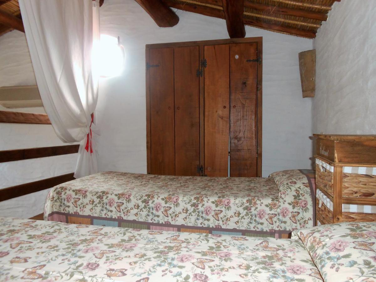 San Giovanni Suèrgiu Domus Antiga Appartamenti מראה חיצוני תמונה